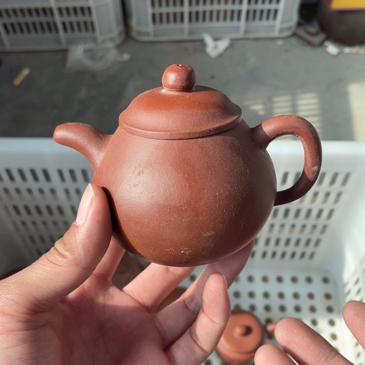 紫砂茶壶老厂紫砂壶一件。