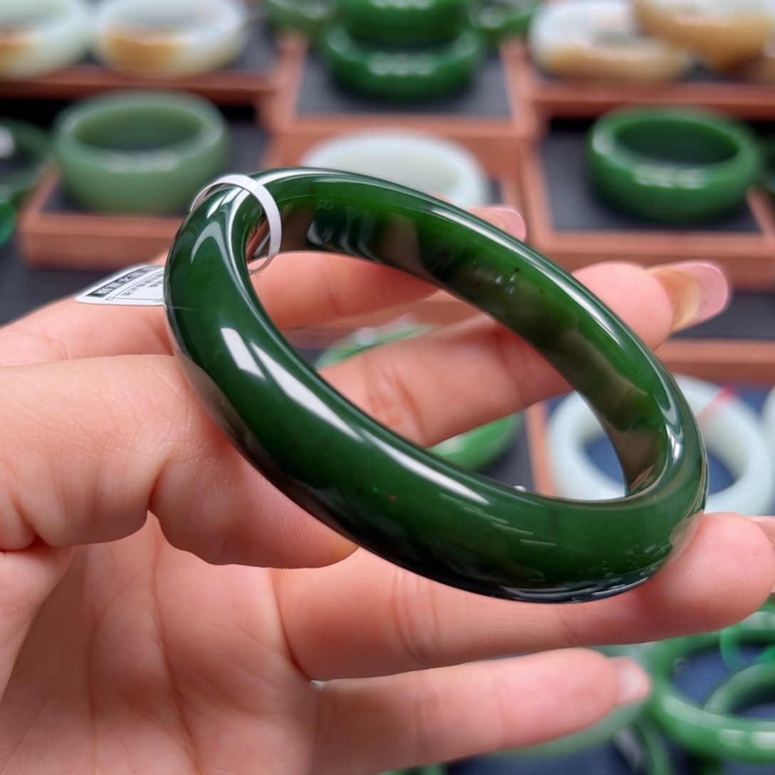 未镶嵌手镯和田玉（碧玉）