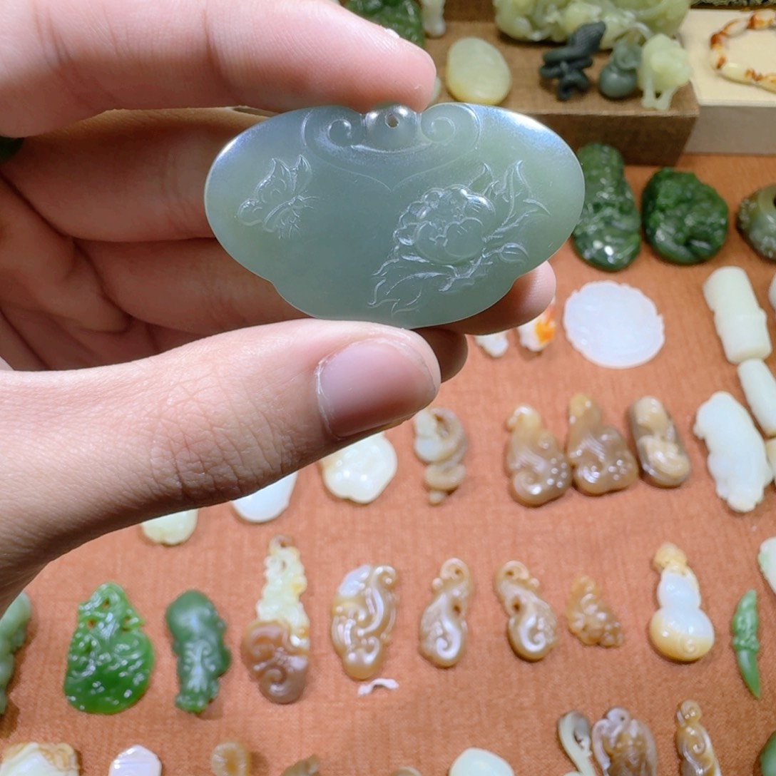 和田玉吊坠(赠链)未镶嵌