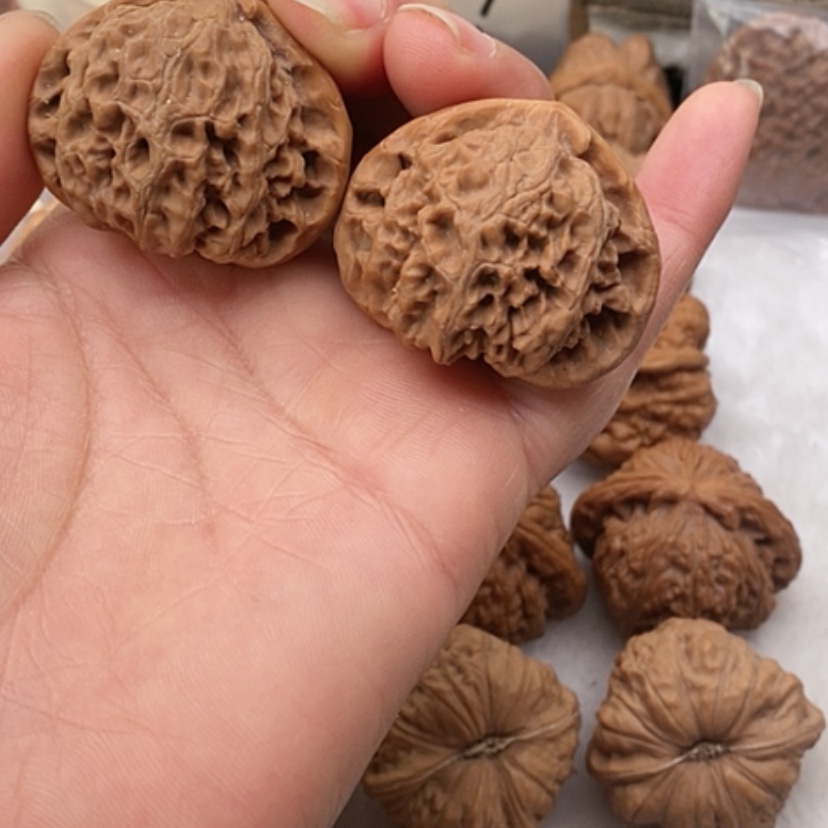 【闪购商品】吊坠文玩核桃有修红的