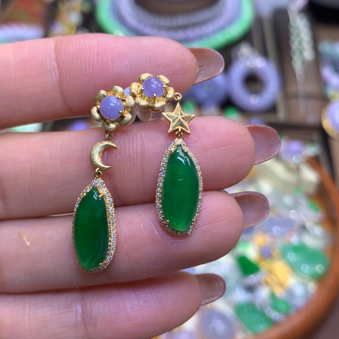 翡翠18K金镶嵌颈饰