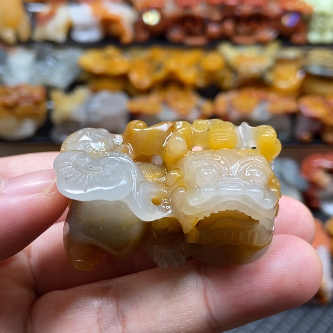 石英质玉（黄龙玉）挂件未镶嵌
