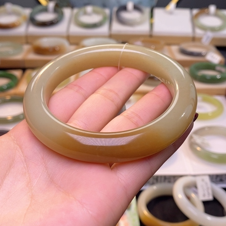 和田玉手镯未镶嵌60/61