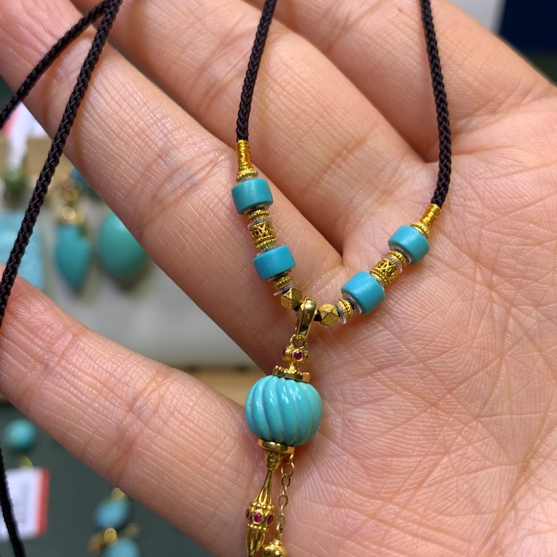 绿松石吊坠18K金镶嵌