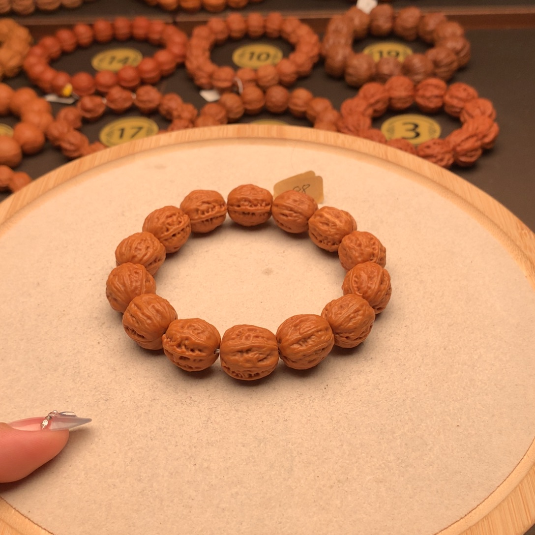 文玩核桃手串方八棱