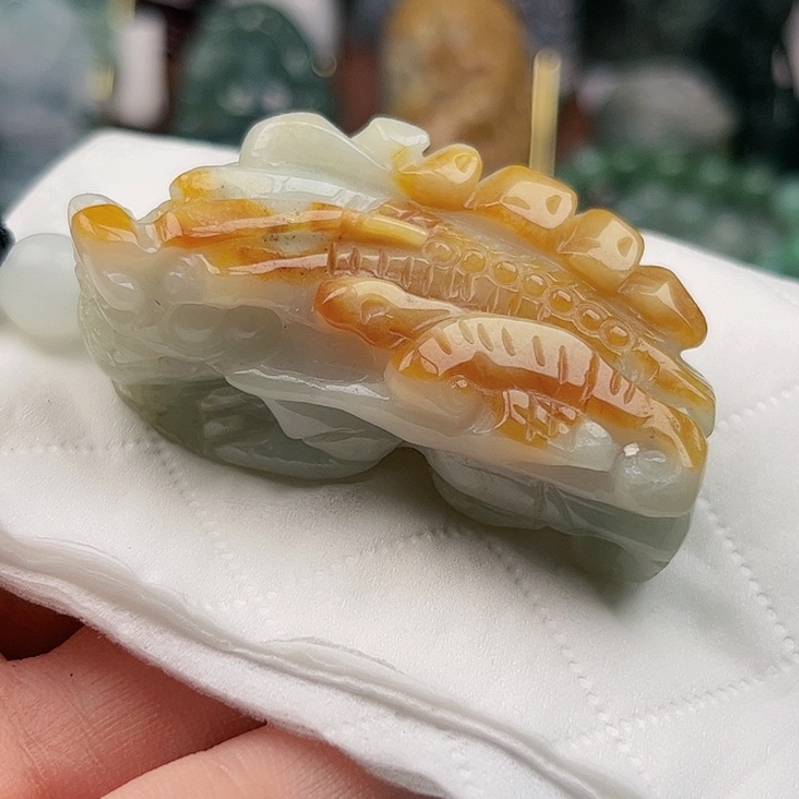 翡翠未镶嵌颈饰挂件