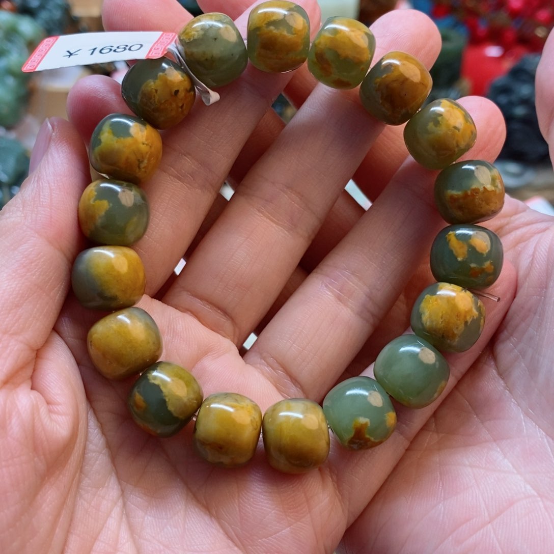 透闪石质玉手串未镶嵌等*