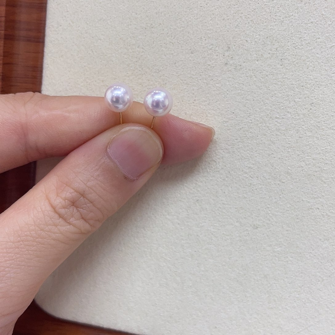 18K金镶嵌海水珍珠耳饰