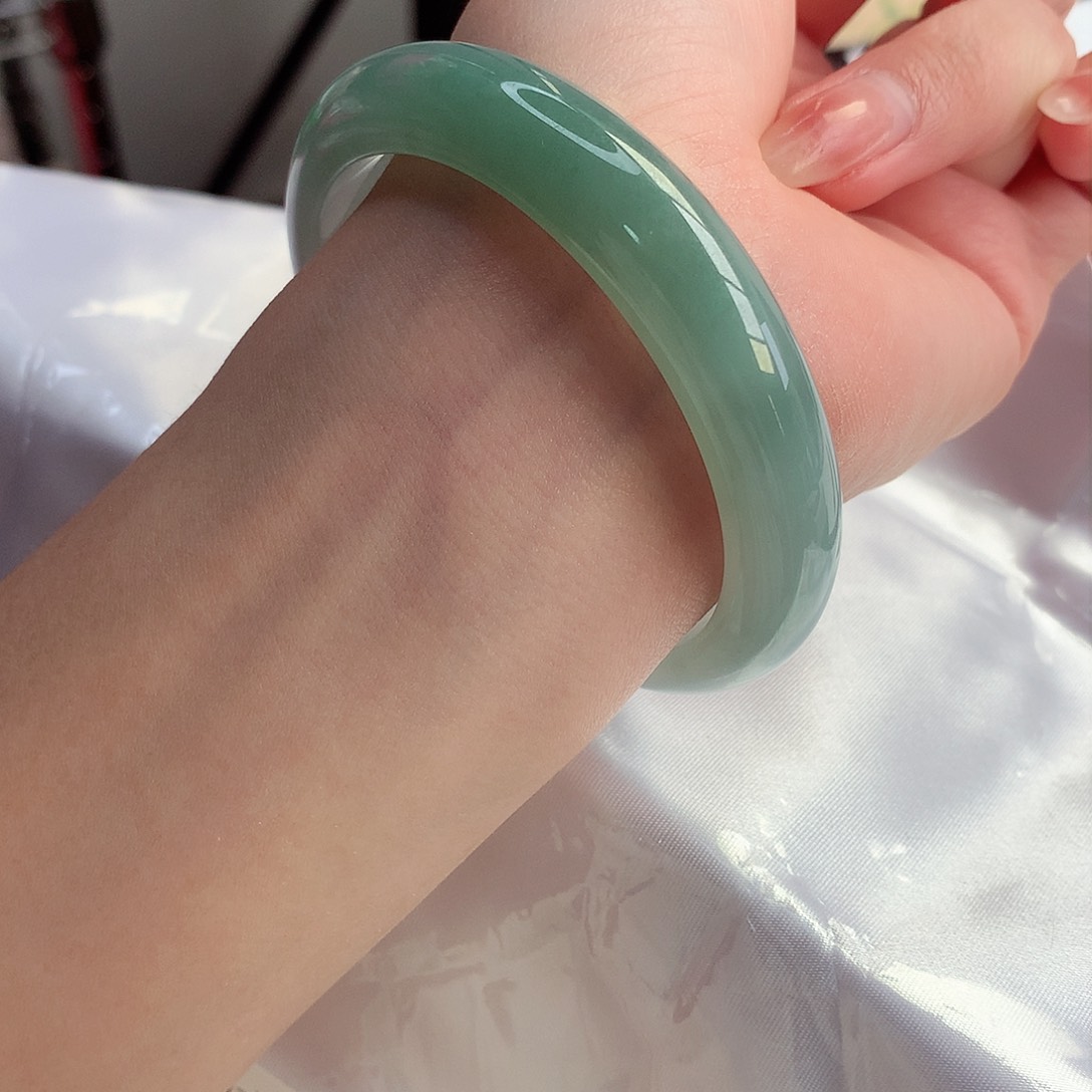 翡翠手镯未镶嵌天然A货翡翠58