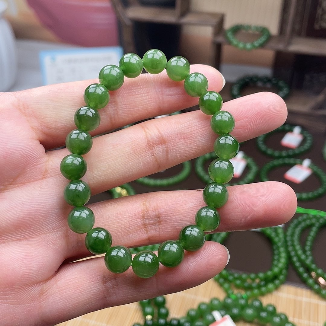 和田玉未镶嵌手链菠菜绿卡8