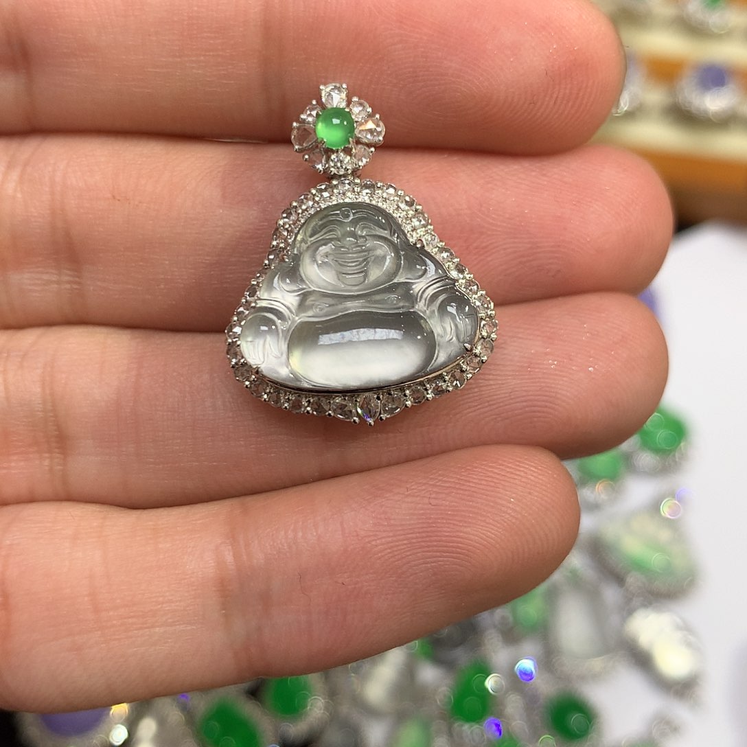 翡翠吊坠(不含链)18K金镶嵌黑冰佛公