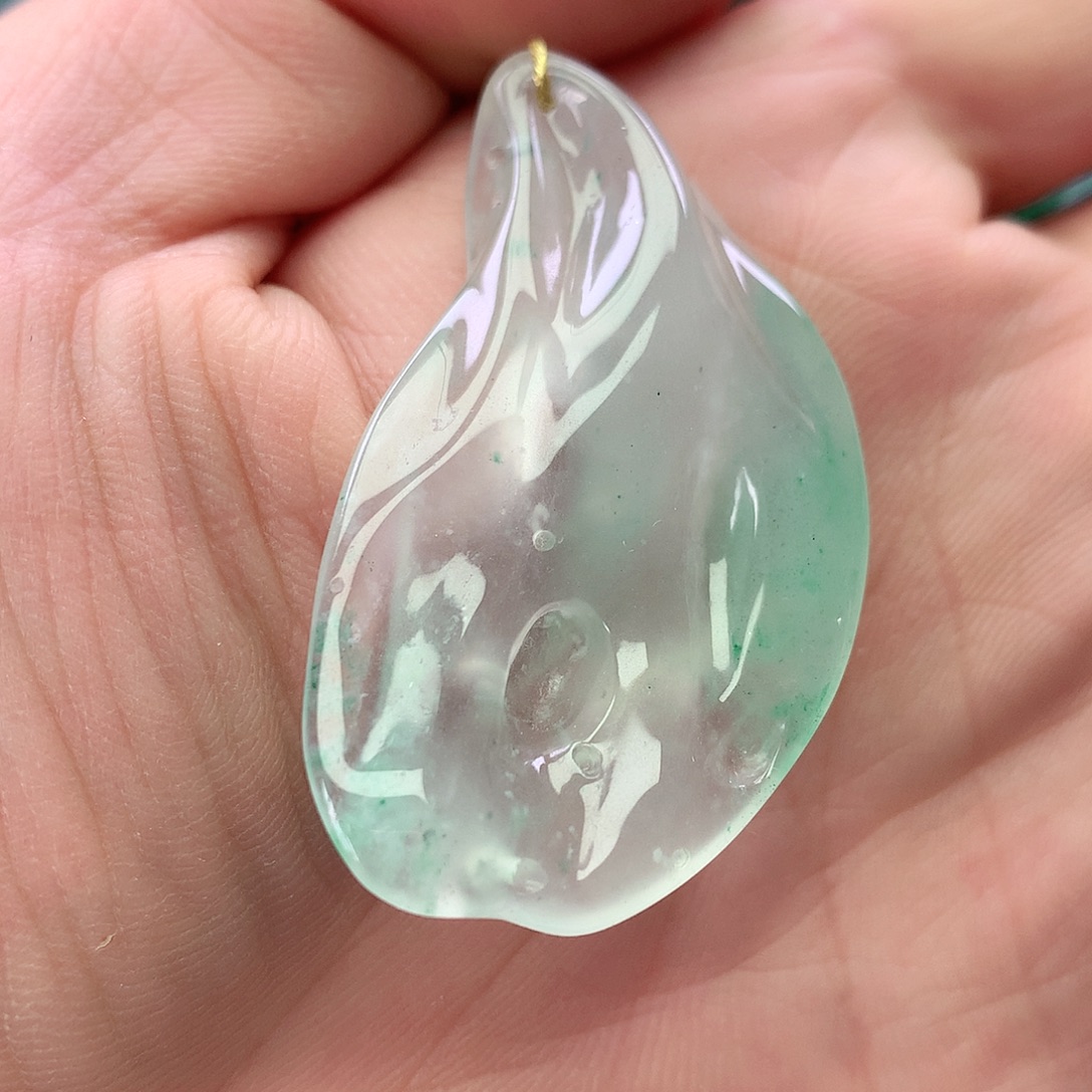 颈饰未镶嵌石英质玉