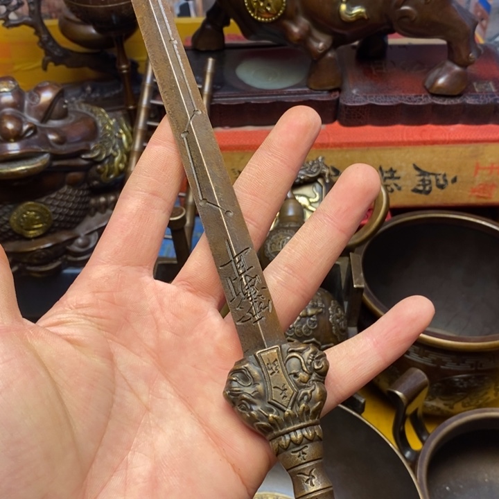 铜器摆件做工精良