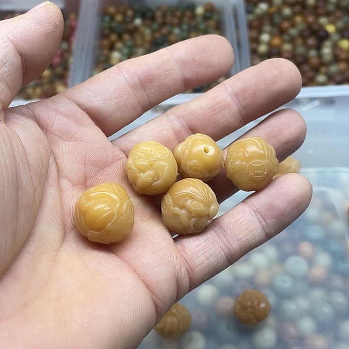 白玉菩提吊坠微瑕财迷5颗➕灯牌宠5颗