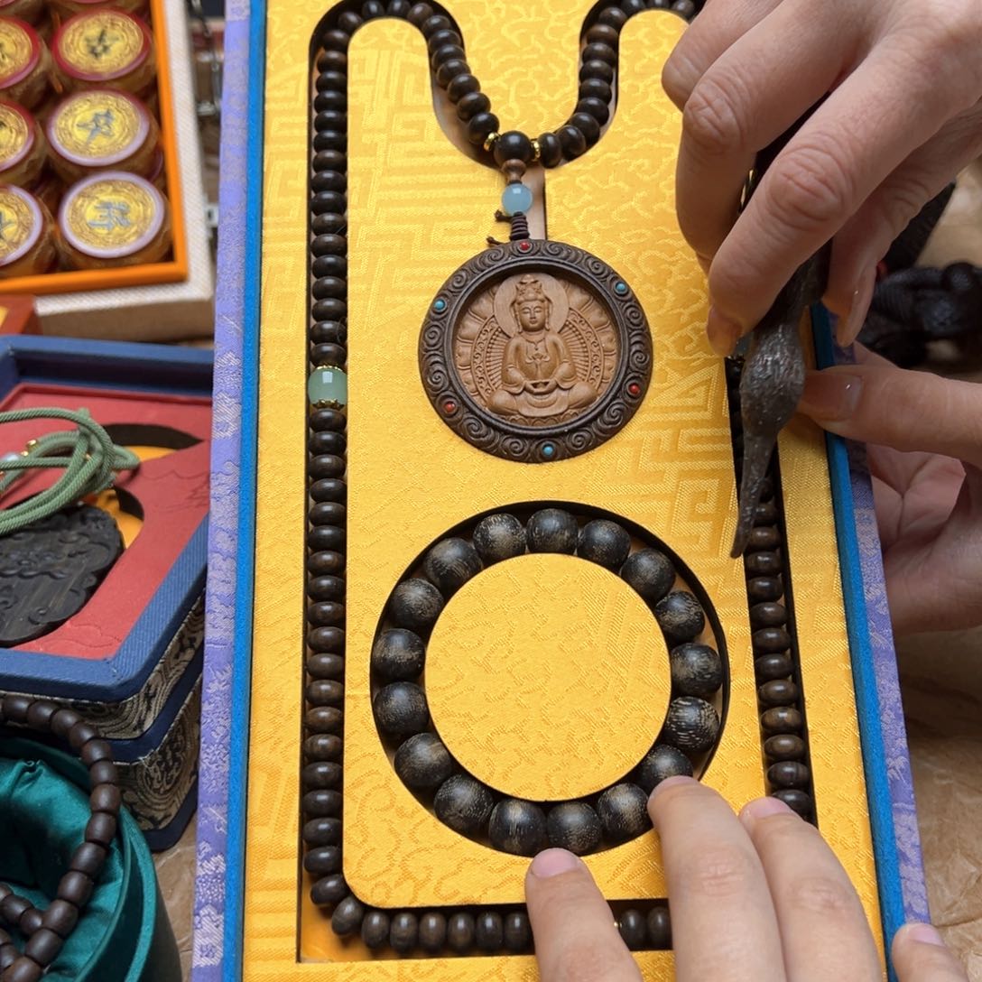 大叶紫檀（黑酸枝木类）