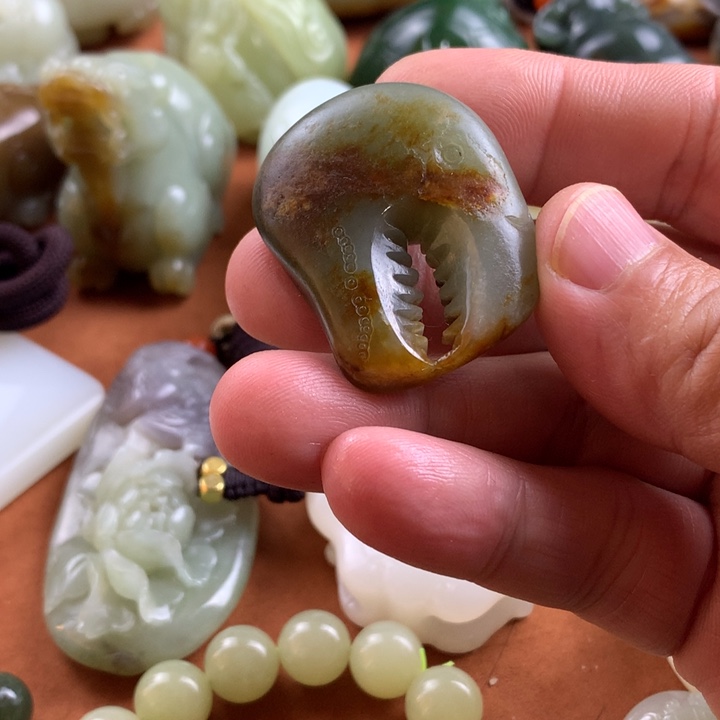 未镶嵌和田玉挂件