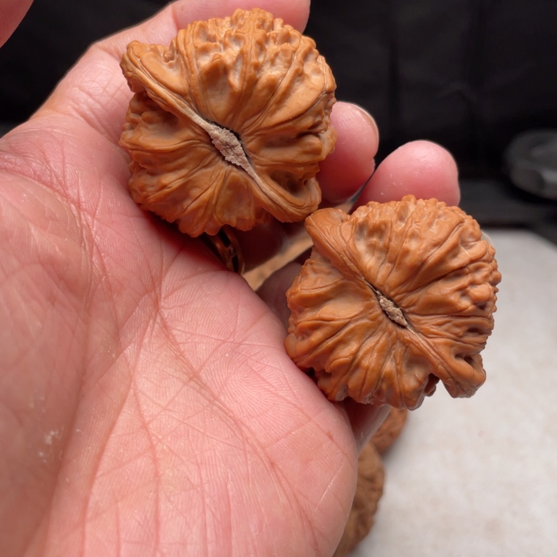 文玩核桃把件大****刘41尺全品闷白