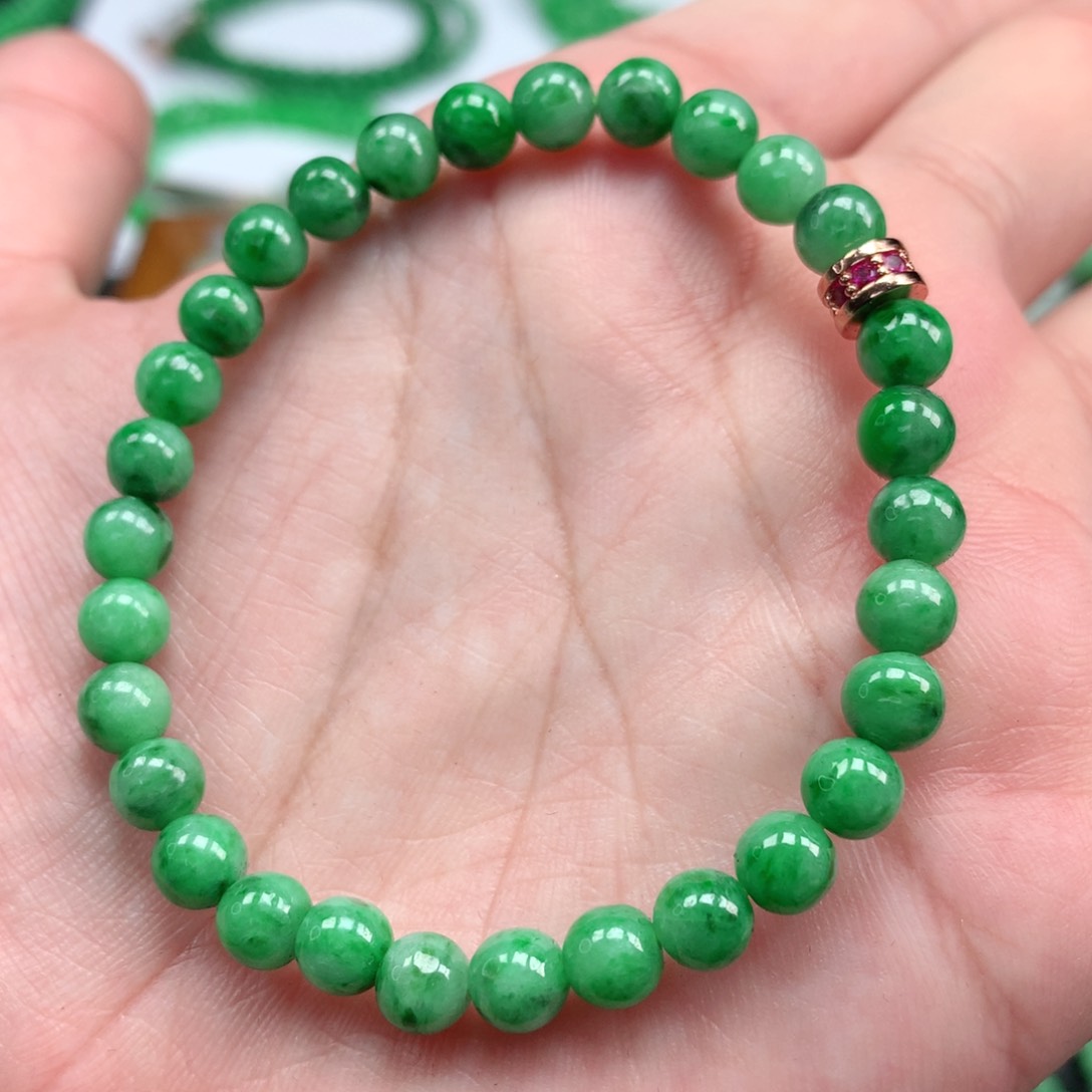 翡翠手链未镶嵌翡翠