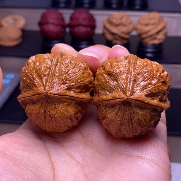 文玩核桃把件玉面三楞22