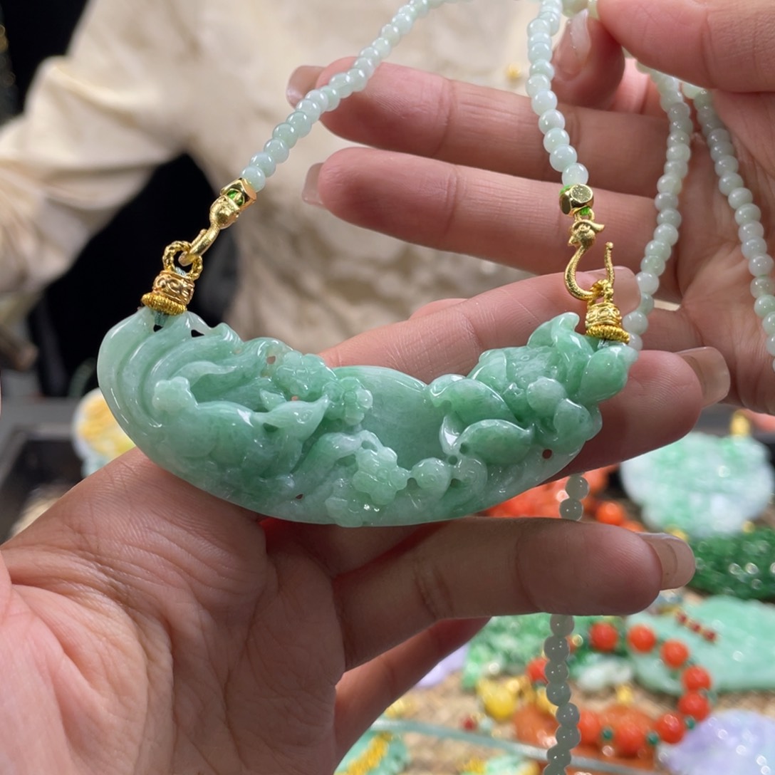 翡翠颈饰未镶嵌代编织