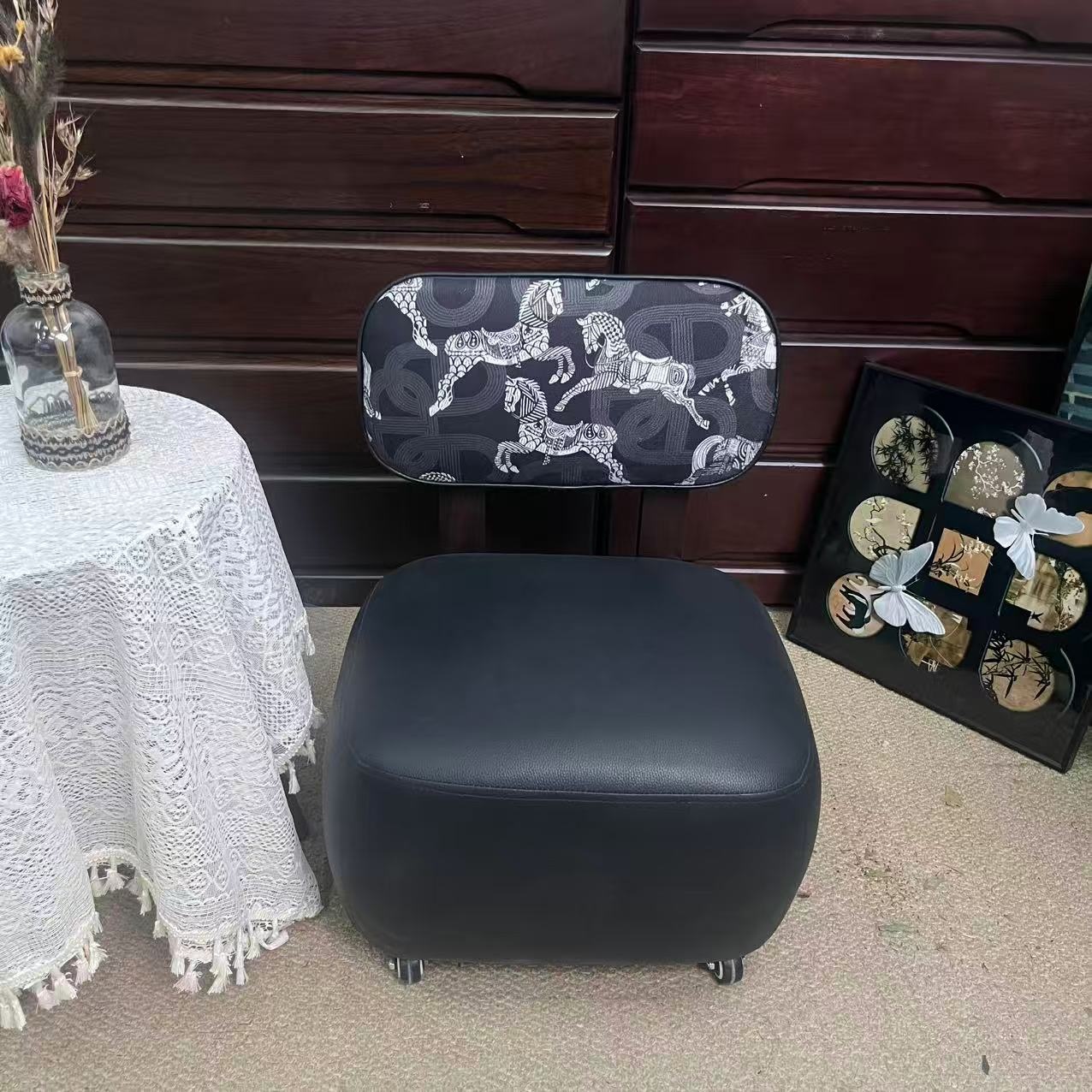 【马年黑马溜溜椅】家用玄关客厅沙发凳万向静音轮凳轻奢靠背溜溜凳