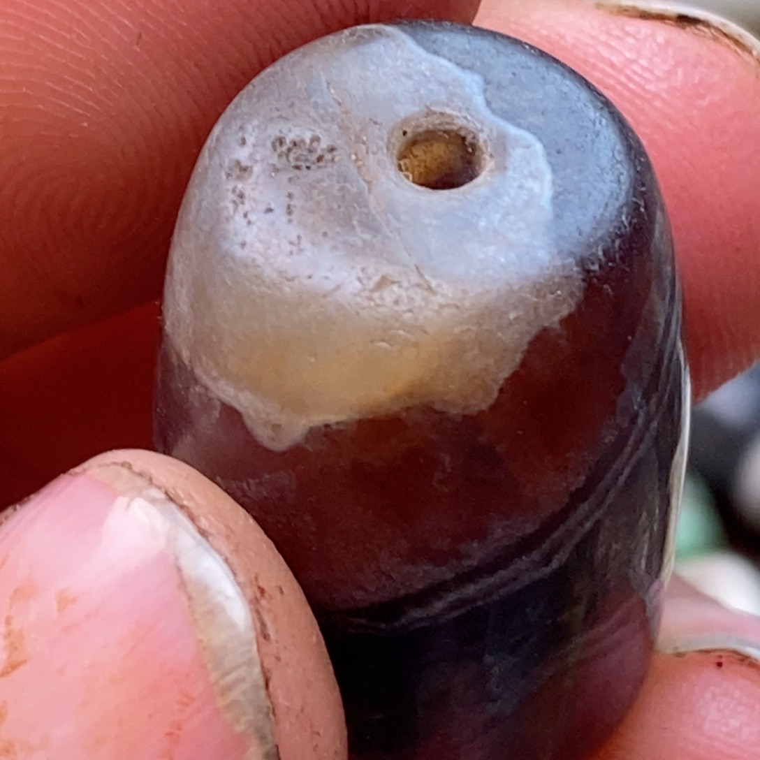 DIY琉璃珠子的颜色是蓝色的