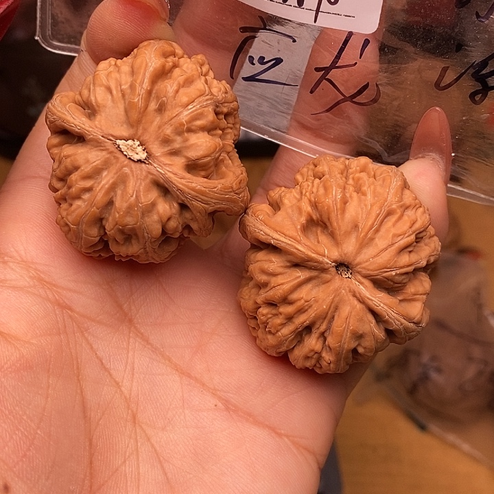 应***龙吊坠文玩核桃打底刮边