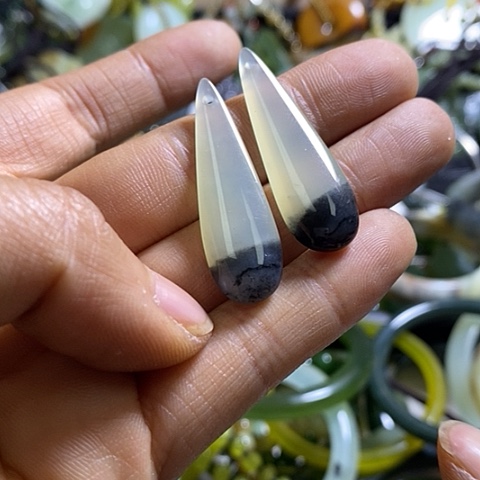 岫玉耳环未镶嵌一对
