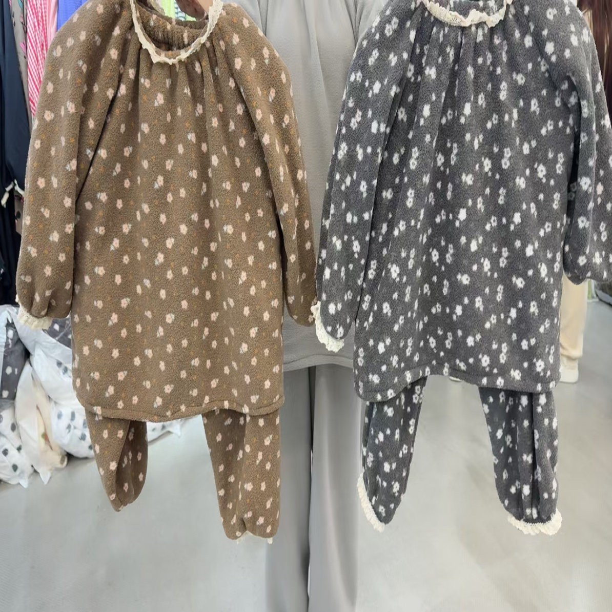 新款儿童碎花套头米粒绒单层可外穿家居服