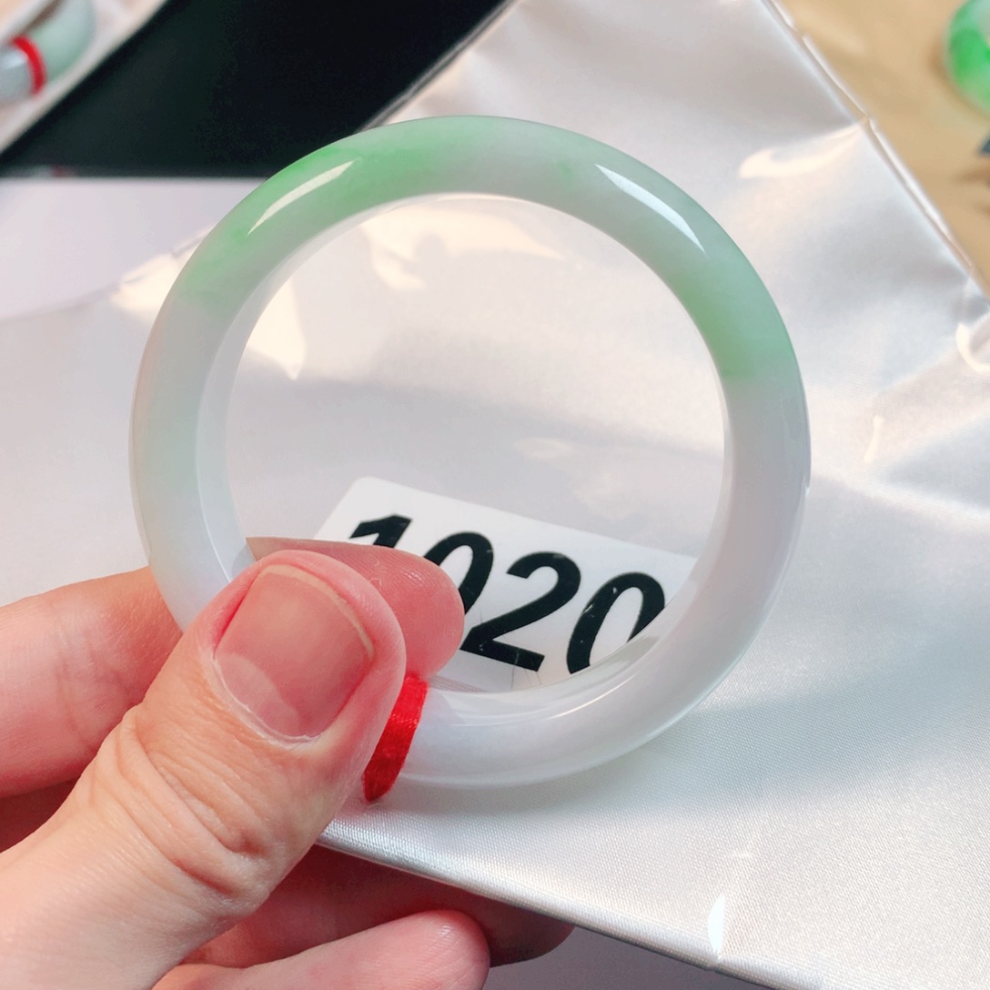 翡翠手镯未镶嵌翡翠手镯1020