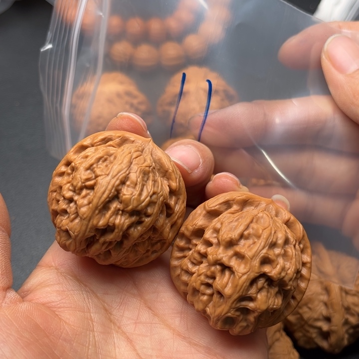 用***0吊坠桃核11号红锦鲤