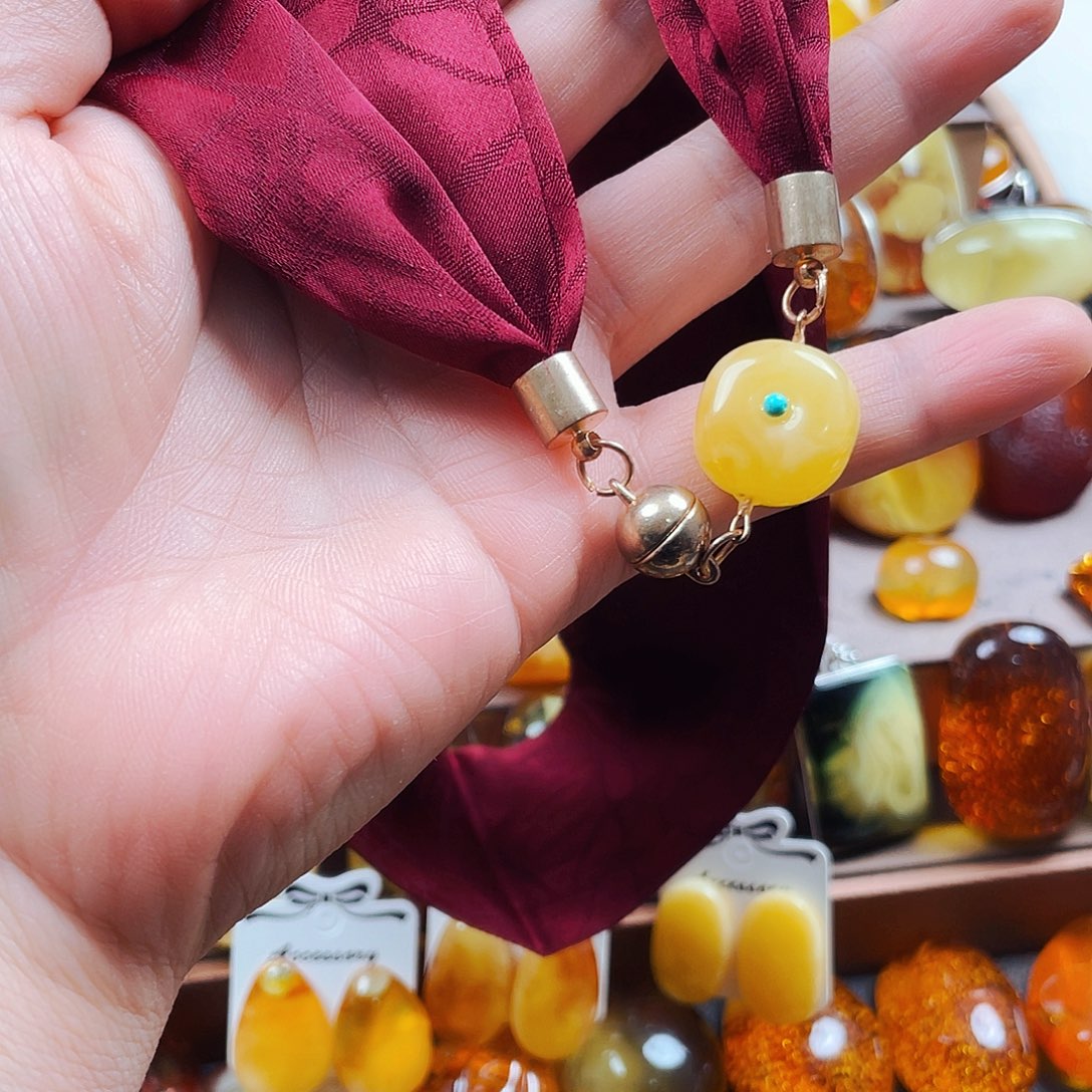 琥珀裸石未镶嵌吊坠