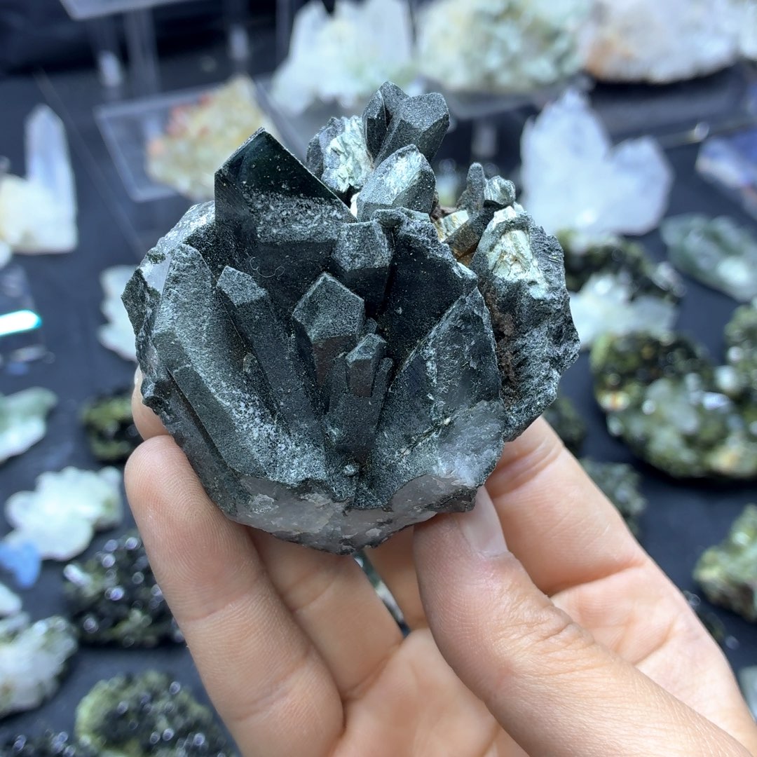 石材一个老气横秋的绿幽