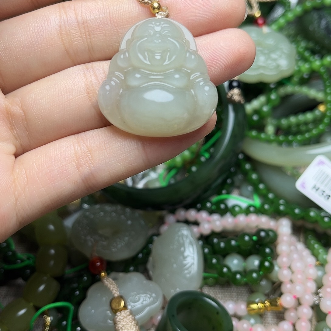 颈饰未镶嵌和田玉