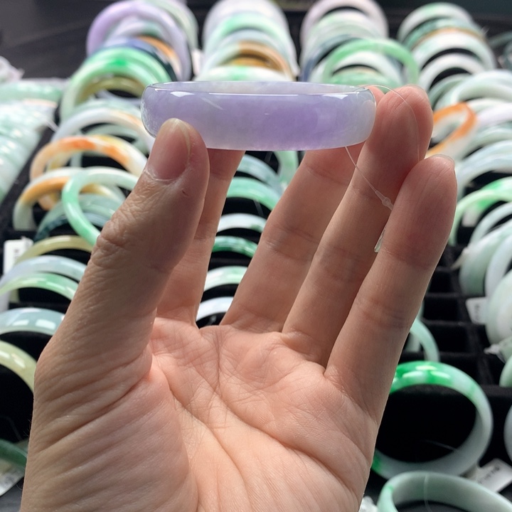 翡翠手镯未镶嵌啊***醒翡翠