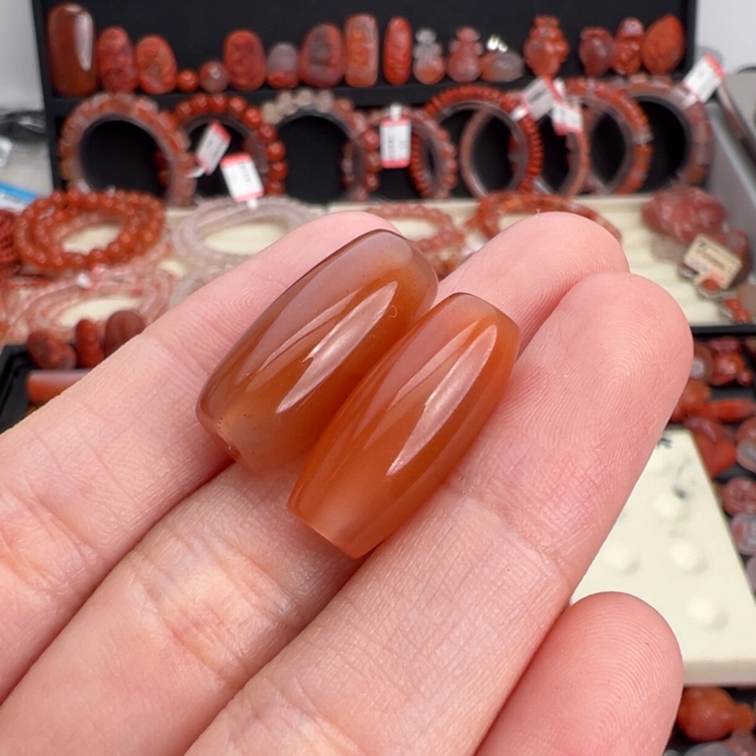 阿***3南红玛瑙未镶嵌颈饰桶珠2个