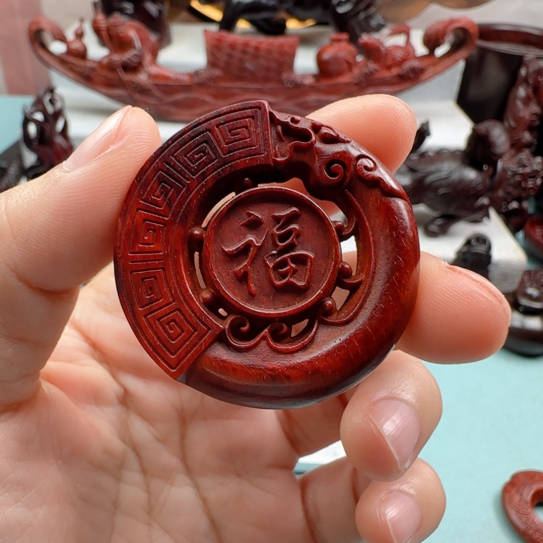 小叶紫檀把件福牌