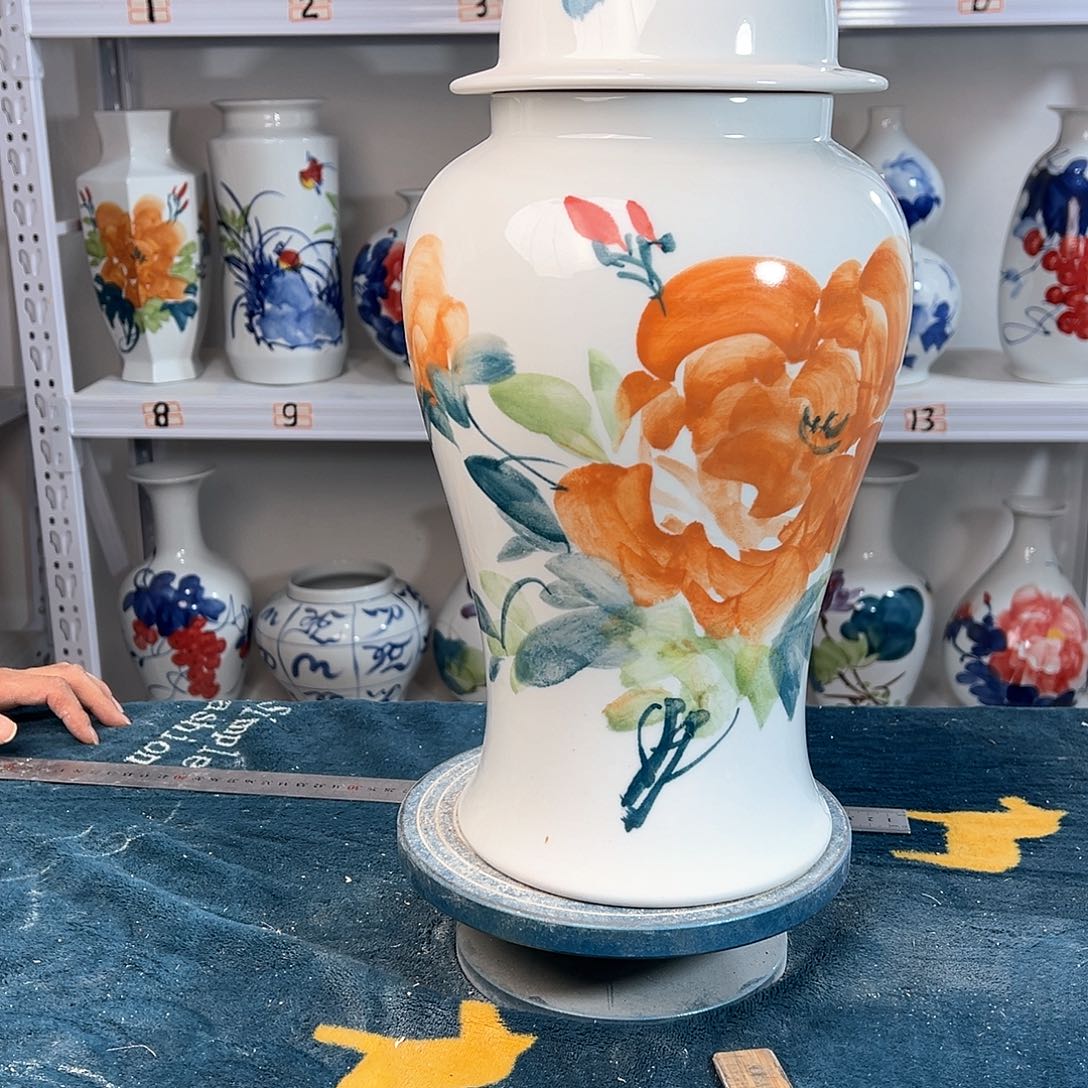 摆件景德镇陶瓷将黄牡