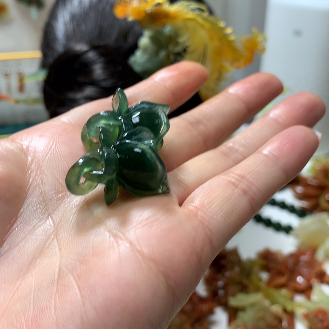 一***悔蛇纹石玉合金发饰