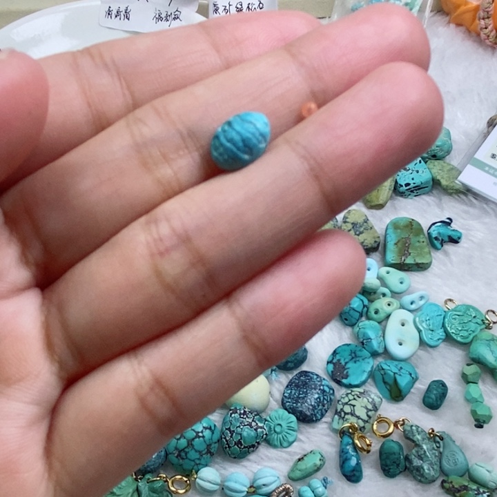 薄***糖南红玛瑙未镶嵌珠宝奇石