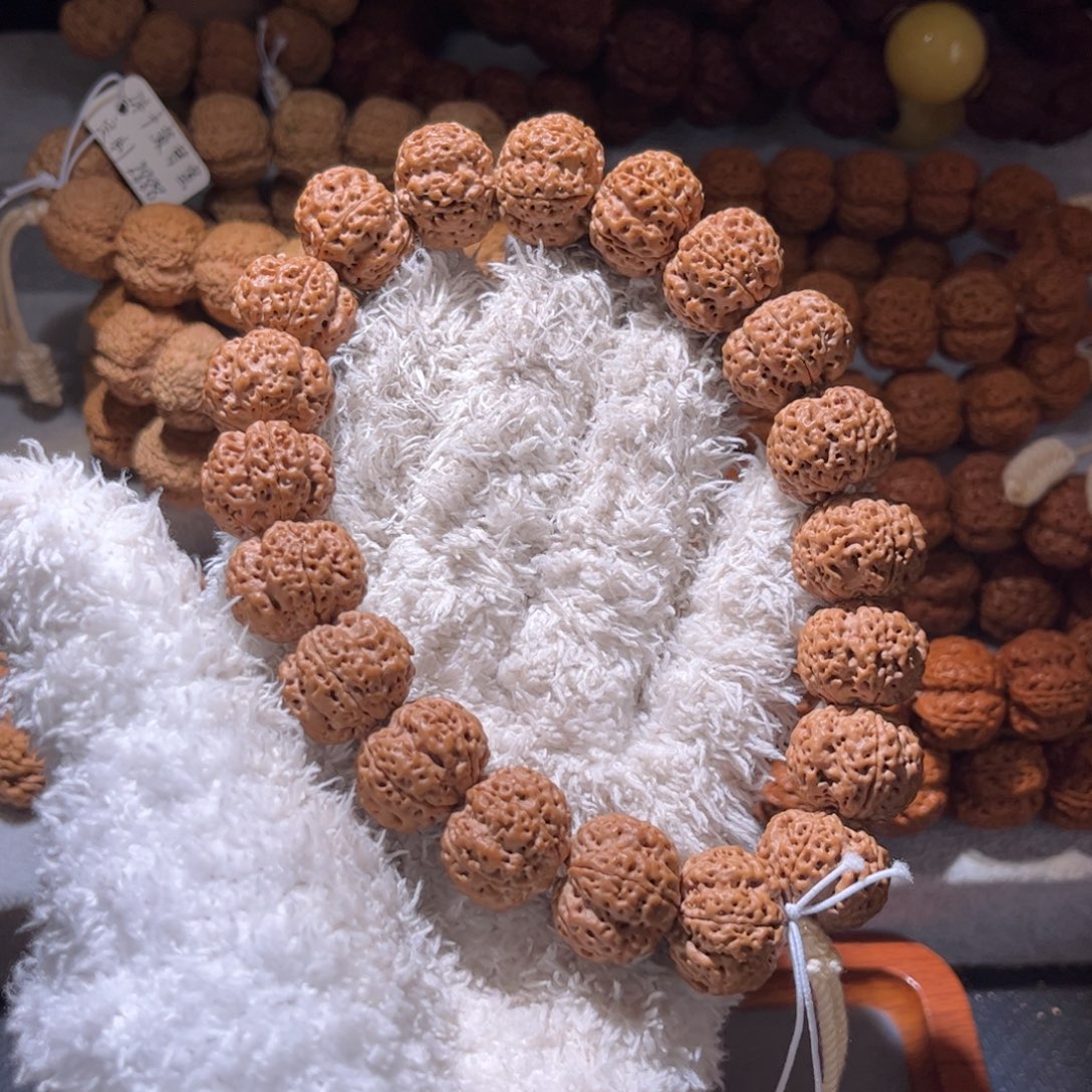 金刚菩提手串手持20尺寸凤羽梅花