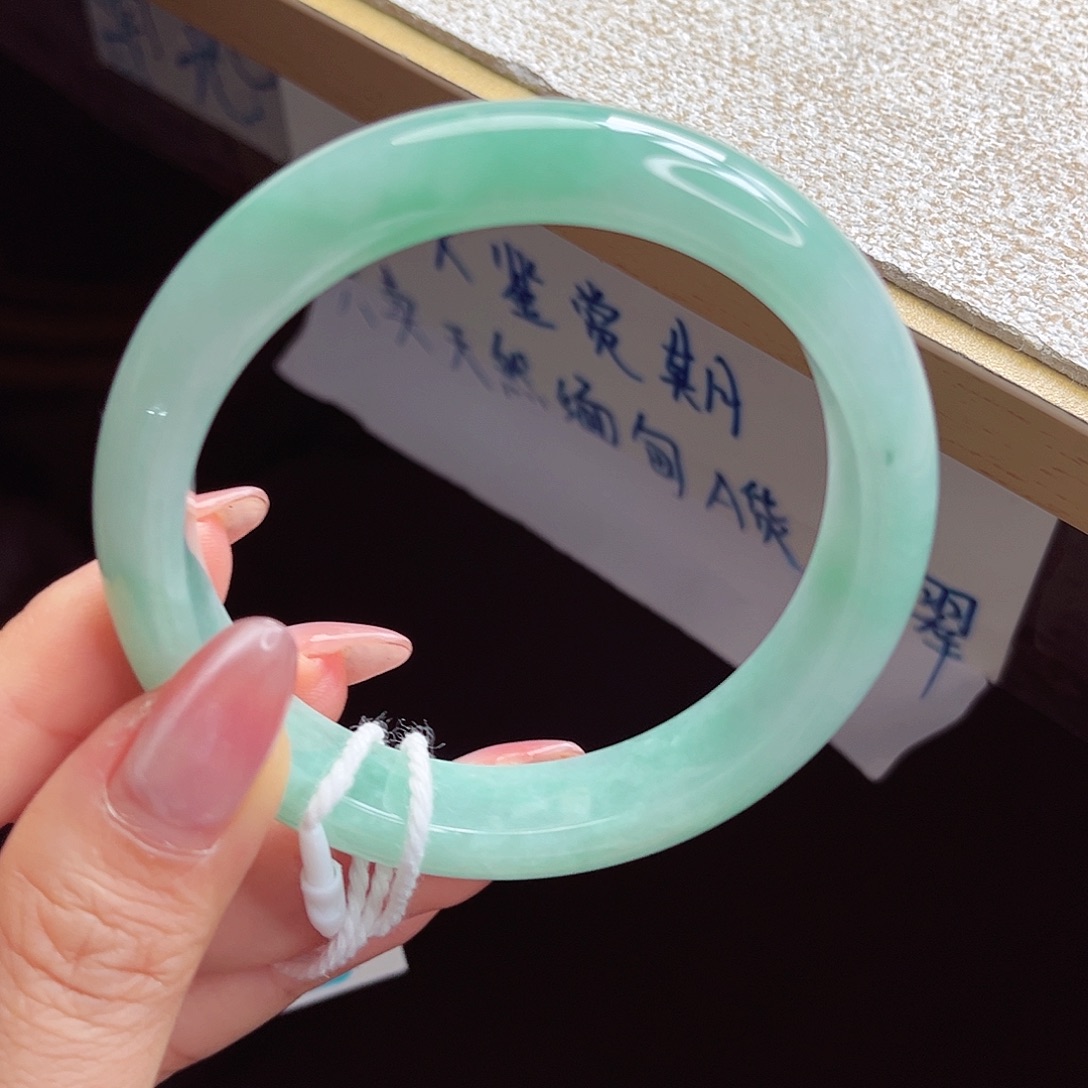 翡翠未镶嵌手镯手镯