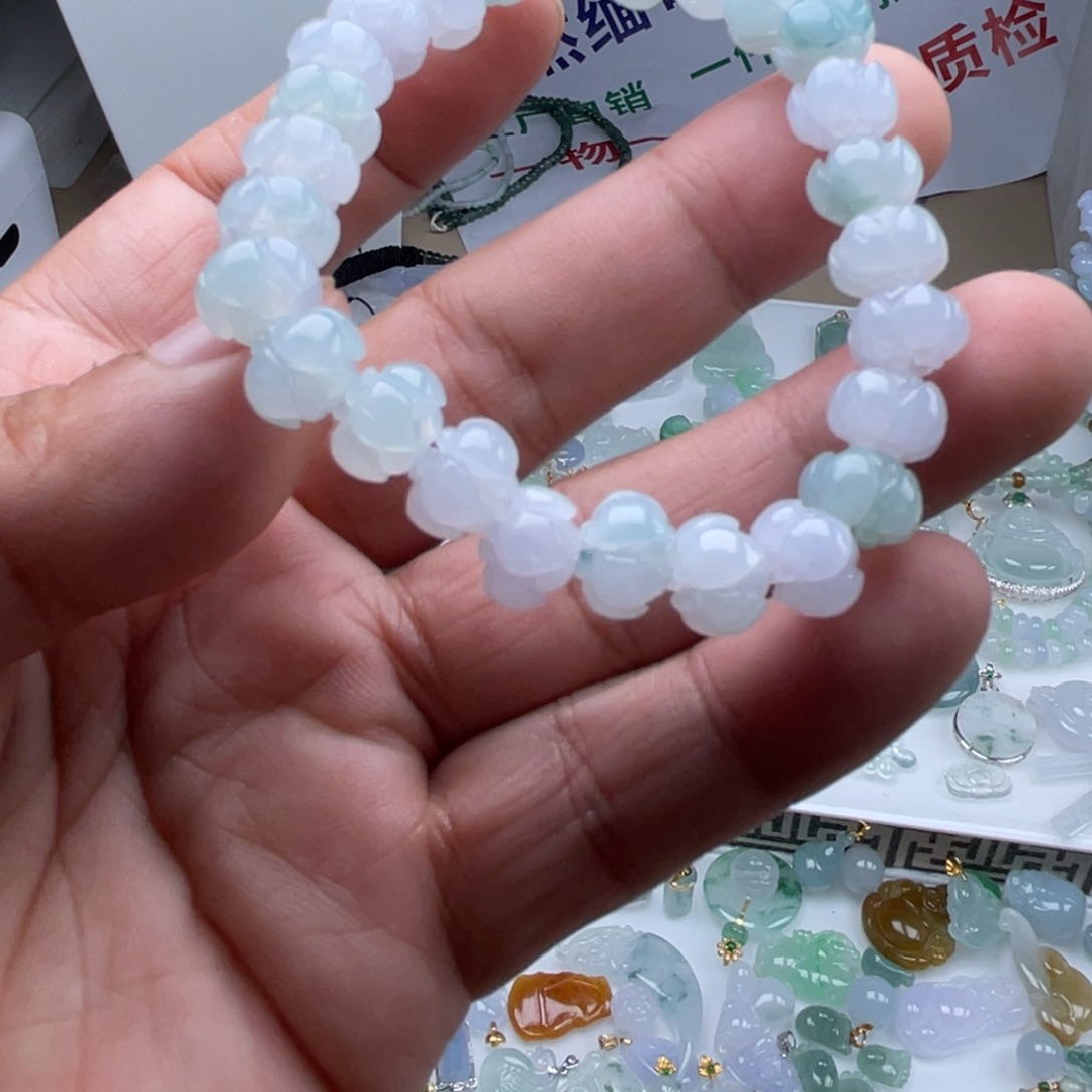 翡翠未镶嵌颈饰翡翠冰三彩莲花