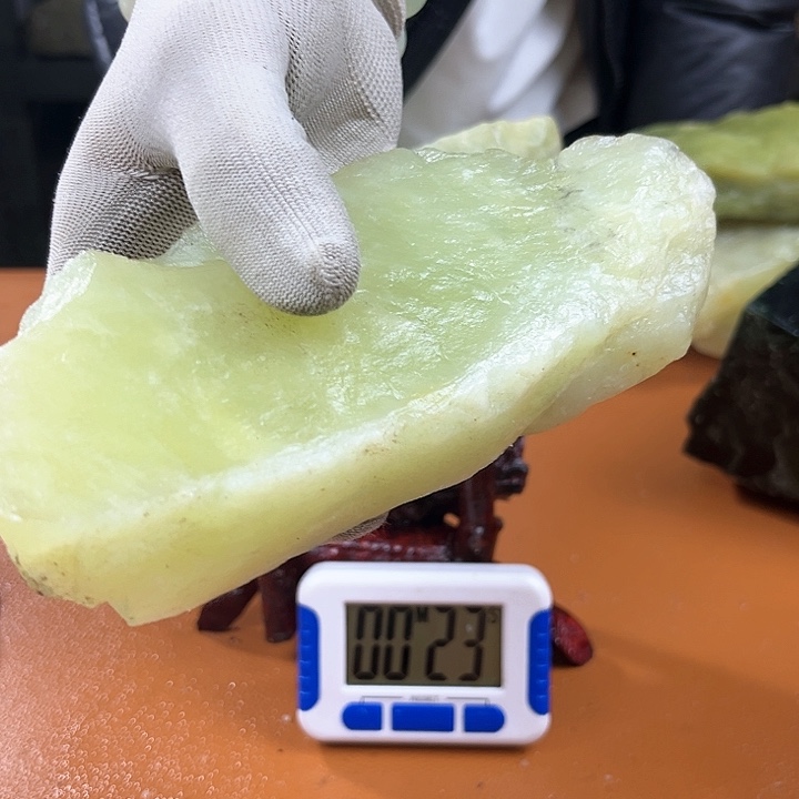 蛇纹石玉原石未镶嵌朗*13