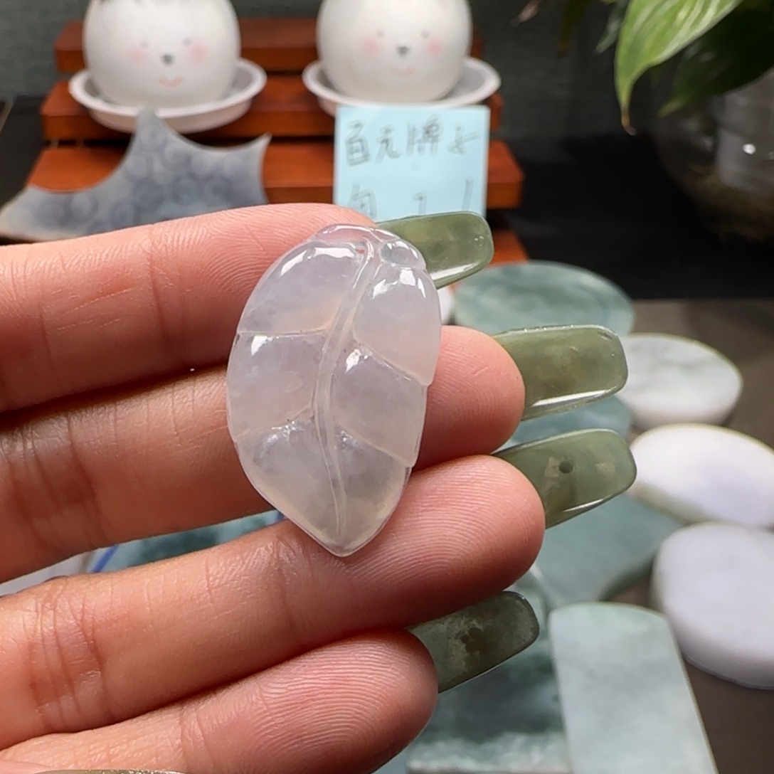 翡翠颈饰未镶嵌叶子