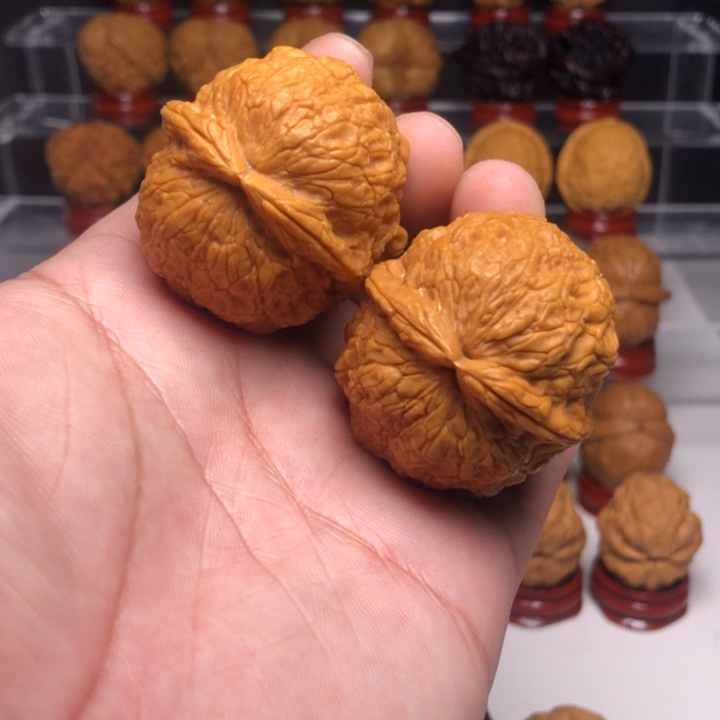 文玩核桃吊坠2金丝绣球