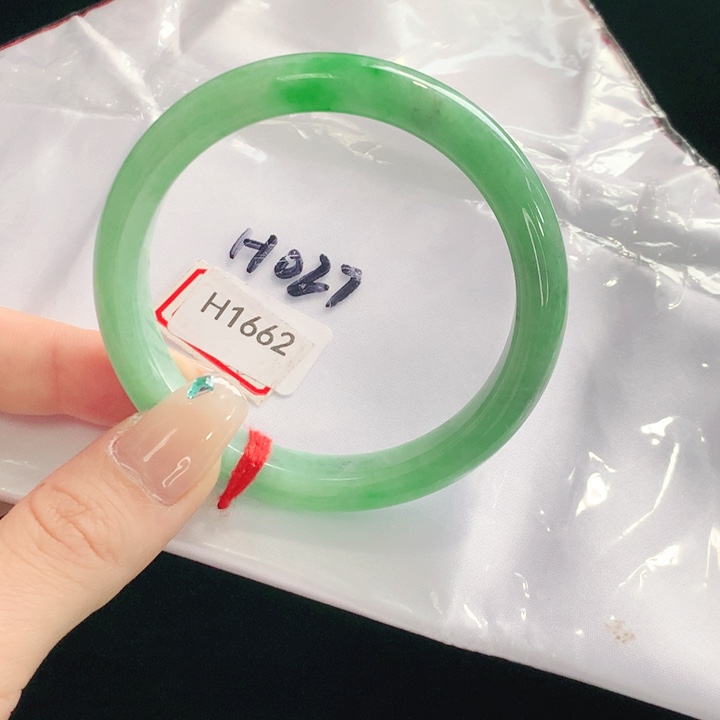 翡翠手镯未镶嵌天然翡翠手镯01