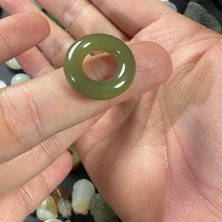 和田玉未镶嵌颈饰福利