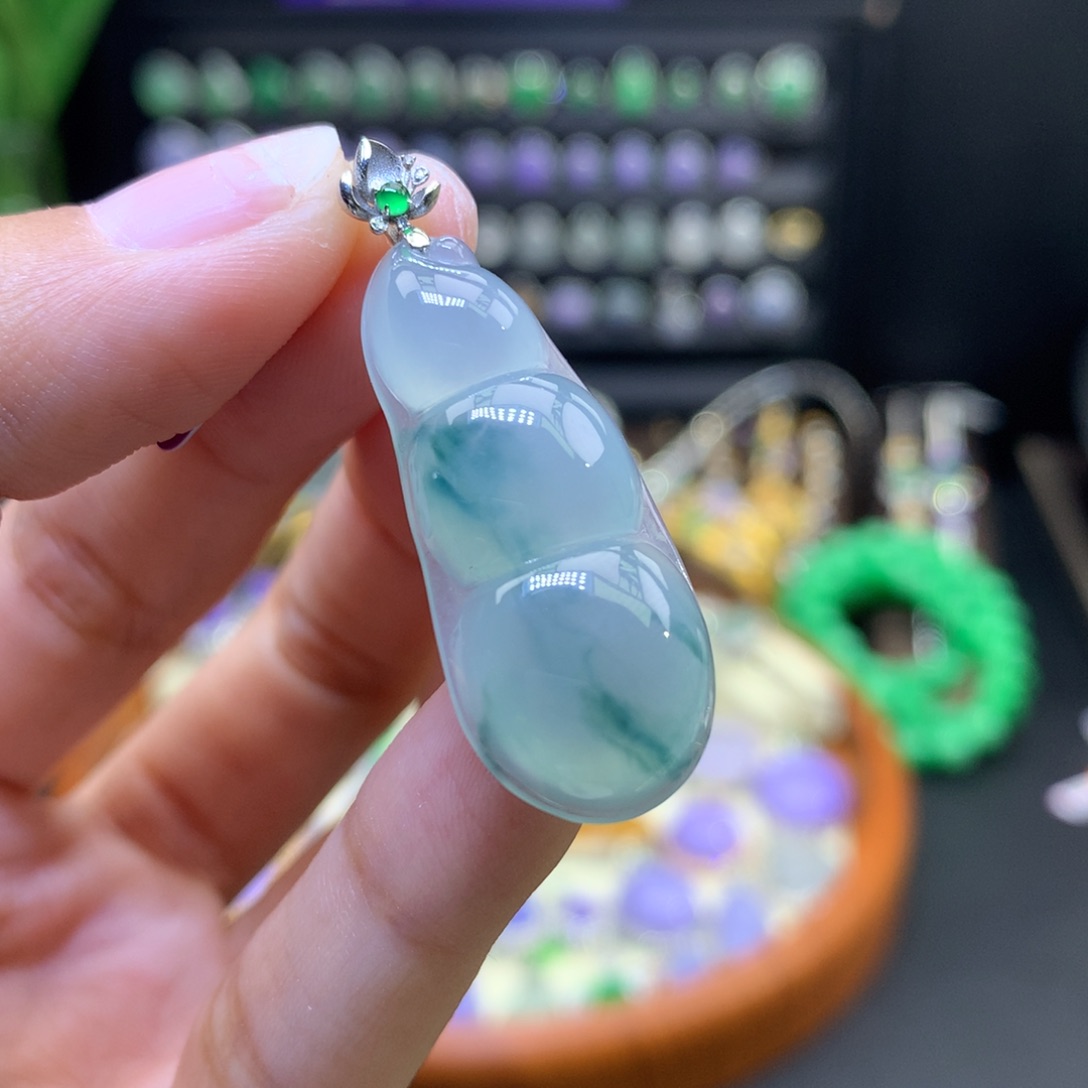 翡翠18K金镶嵌颈饰