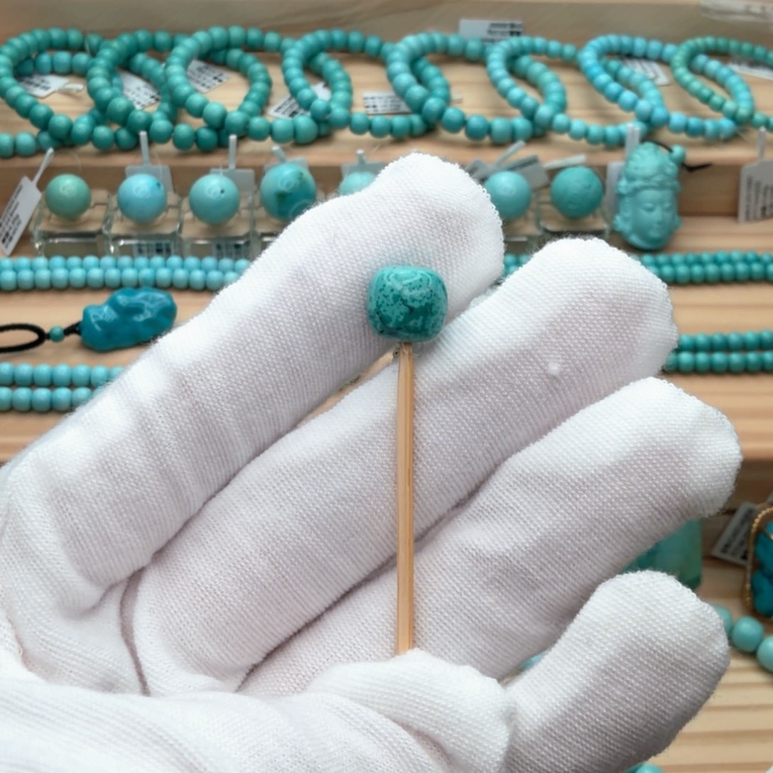 绿松石未镶嵌珠宝奇石